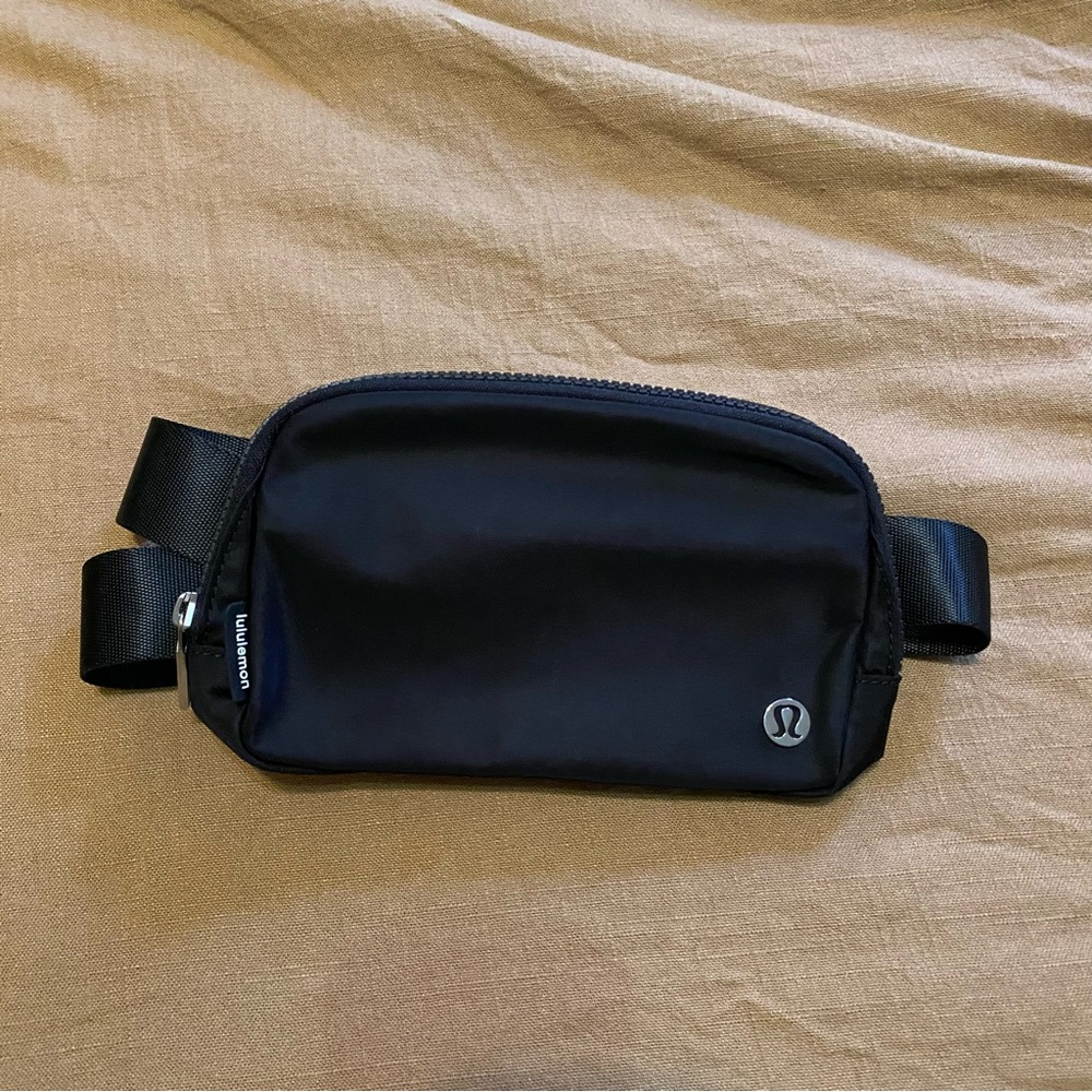Black Lululemon Belt Bag